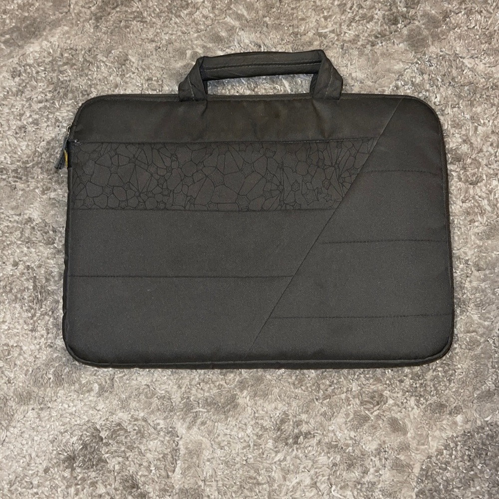 Case logic 14” lab top case